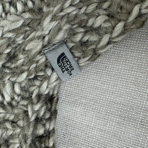 North Face wool blend knit hat with braids - Picture 3 of 5